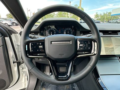Used 2025 Land Rover Range Rover Evoque S image 12