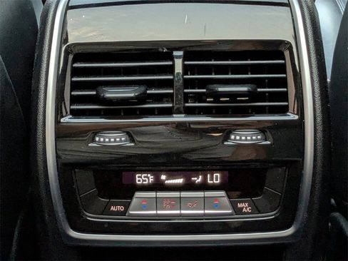 Used 2021 BMW X7 xDrive40i w/ M Sport Package image 23