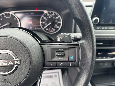 Used 2023 Nissan Rogue SV image 18