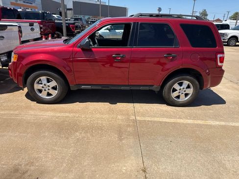 Used 2012 Ford Escape XLT FWD image 2