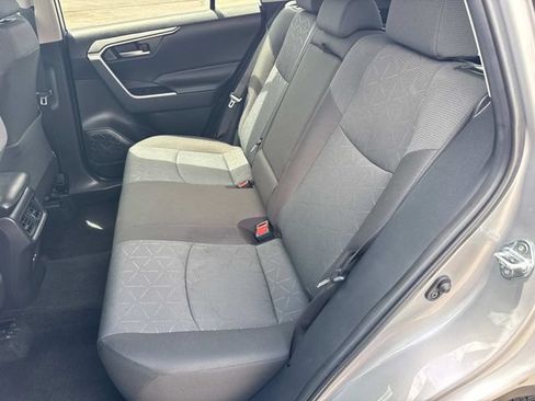 Used 2025 Toyota RAV4 XLE AWD/4WD image 15