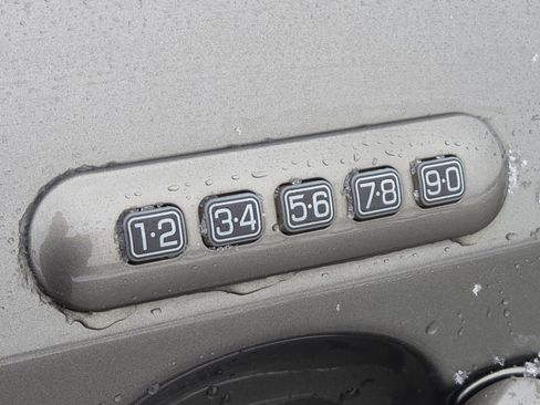 Used 2013 Ford Edge SEL image 22