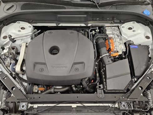 Used 2022 Volvo XC60 T8 Inscription Expression w/ Protection Package image 39