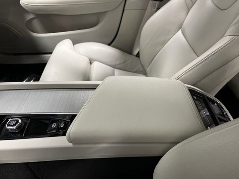 Used 2024 Volvo S60 B5 Ultimate w/ Climate Package image 20