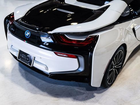 Used 2019 BMW i8 Roadster image 30