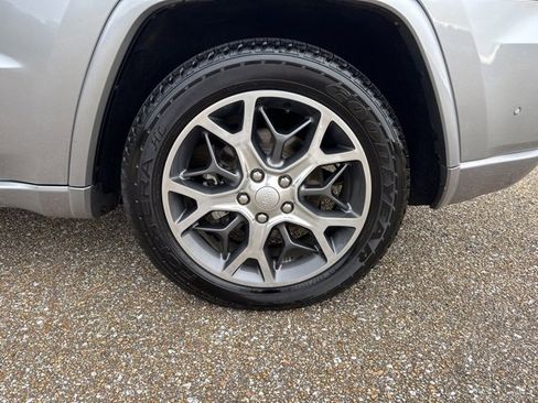 Used 2019 Jeep Grand Cherokee Overland image 9