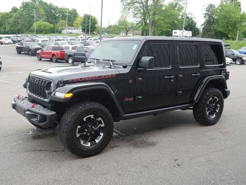 Used 2024 Jeep Wrangler Unlimited Rubicon AWD/4WD image 9