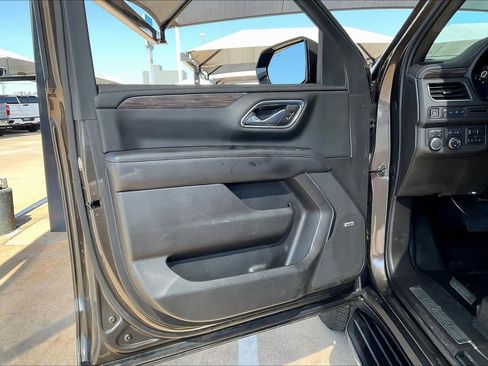 Used 2021 Chevrolet Tahoe LT w/ LT Signature Package image 22