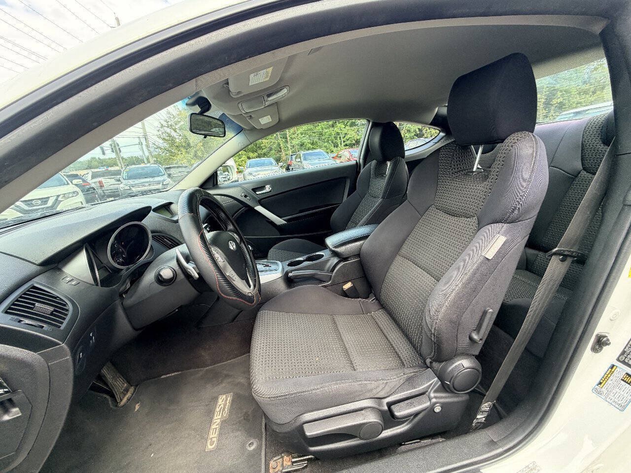 Used 2010 Hyundai Genesis 2.0T RWD image 19