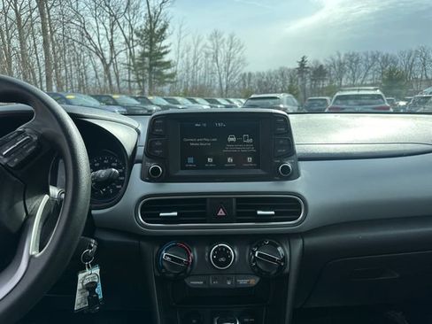 Used 2021 Hyundai Kona SE w/ Cargo Package image 24