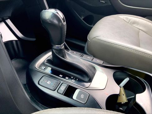 Used 2019 Hyundai Santa Fe XL FWD image 17
