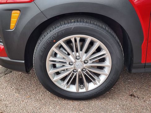 Used 2021 Hyundai Kona SEL Plus AWD/4WD image 30