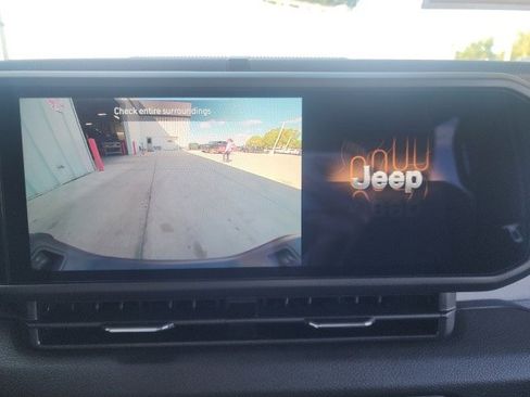 New 2025 Jeep Gladiator Sport image 4