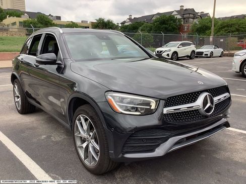 Used 2022 Mercedes-Benz GLC 300 4MATIC image 4