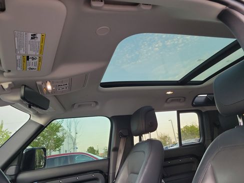 Used 2020 Land Rover Defender 110 HSE image 24