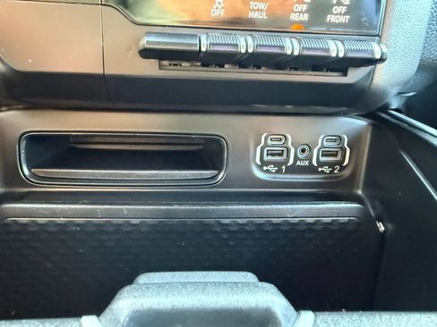 Used 2020 RAM 1500 Big Horn AWD/4WD image 24