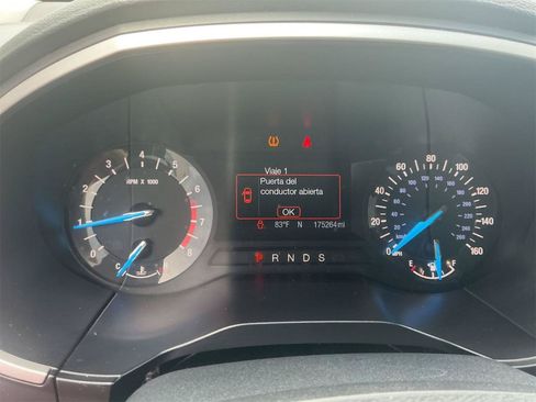 Used 2018 Ford Edge SEL w/ Ford Safe & Smart Package FWD image 12