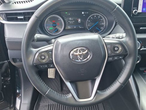 Used 2024 Toyota Venza LE AWD/4WD image 12