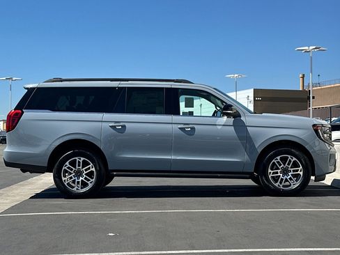 New 2026 Ford Expedition Max Active RWD image 2
