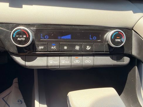 Used 2023 Hyundai Elantra SEL FWD image 23