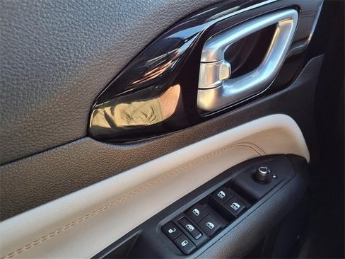 Certified 2024 Jeep Compass Limited image 7