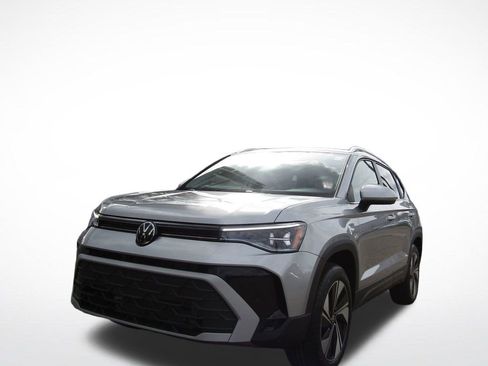 New 2026 Volkswagen Taos SE AWD/4WD image 3