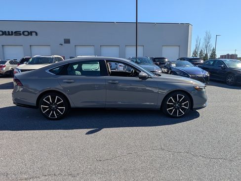 Used 2025 Honda Accord Touring image 2
