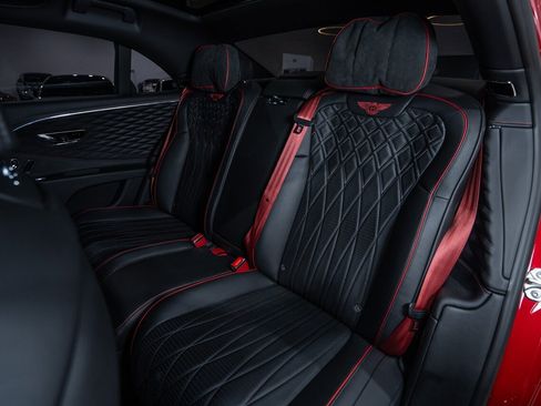 Used 2022 Bentley Flying Spur V8 image 33
