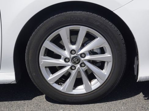 Used 2023 Toyota Camry LE w/ Convenience Package FWD image 4