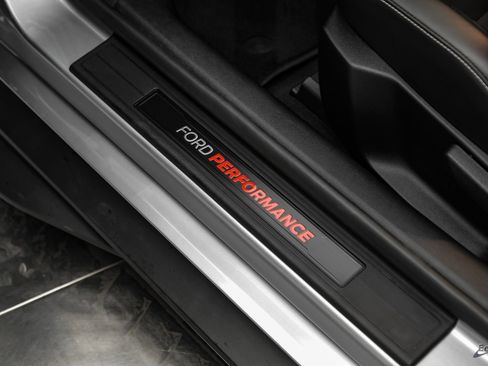 Used 2022 Ford Mustang Shelby GT500 w/ Carbon Fiber Track Pack RWD image 53