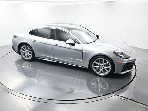 Used 2024 Porsche Panamera 4 image 39