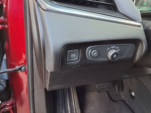 Used 2019 Buick Enclave Essence FWD image 22