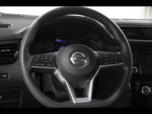 Used 2020 Nissan Rogue Sport SV AWD/4WD image 7