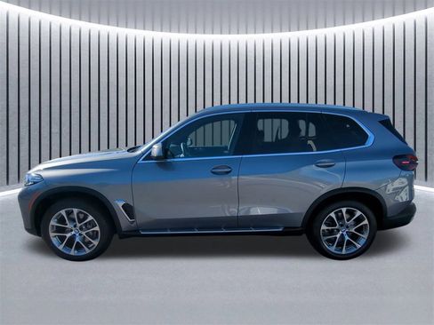Certified 2025 BMW X5 sDrive40i w/ Climate Comfort Package image 8