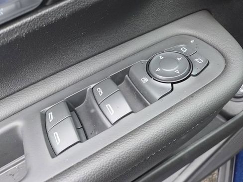 Used 2022 GMC Terrain SLE w/ Driver Convenience Package image 9