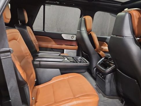Used 2020 Lincoln Navigator Reserve w/ Equipment Group 208A Reserve AWD/4WD image 19