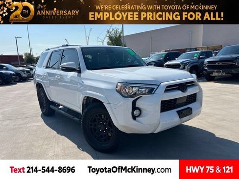 Used 2020 Toyota 4Runner SR5 Premium w/ Moonroof Package RWD image 1