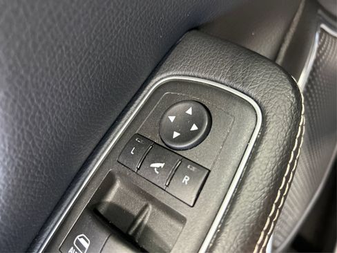 Used 2022 RAM 1500 Laramie AWD/4WD image 30