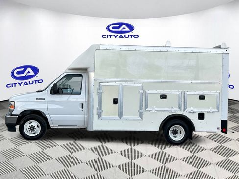 Used 2023 Ford E-350 and Econoline 350 Super Duty w/ Power Windows & Locks Group RWD image 8