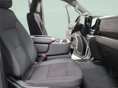 Used 2025 Chevrolet Silverado 2500 LT w/ Convenience Package image 27