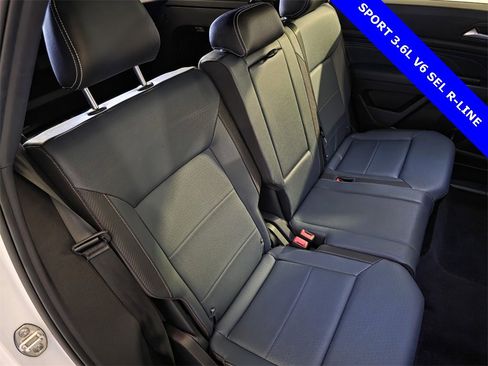Used 2021 Volkswagen Atlas Cross Sport SEL R-Line image 32