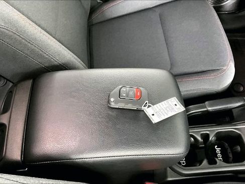 Used 2024 Jeep Wrangler Unlimited Rubicon w/ Convenience Group image 33