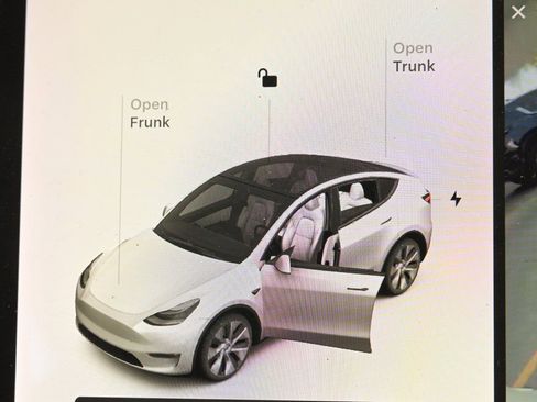 Used 2021 Tesla Model Y 2WD image 34