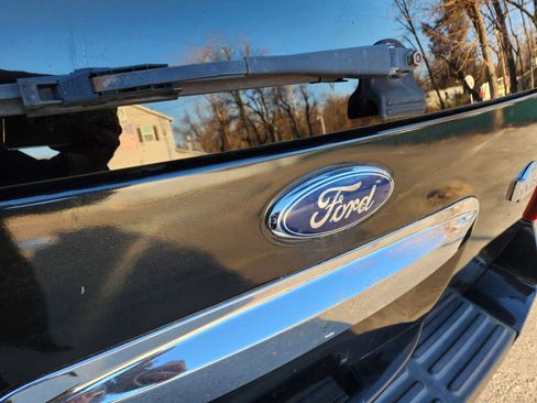 Used 2010 Ford Expedition Limited image 13