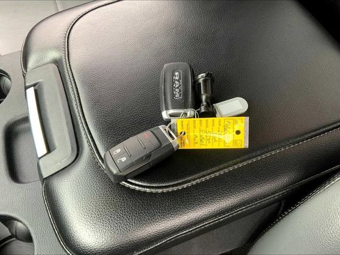 Used 2021 RAM 5500 Tradesman image 14