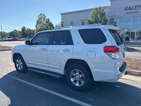 Used 2011 Toyota 4Runner SR5 w/ Convenience Pkg AWD/4WD image 3