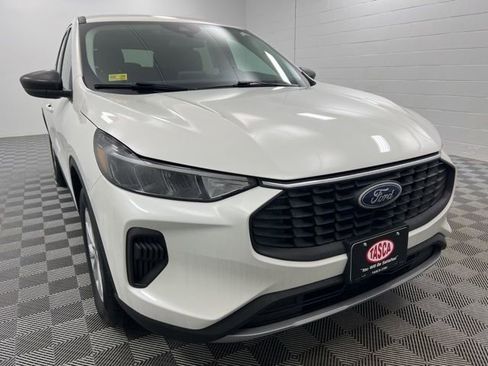 Used 2023 Ford Escape Active image 2