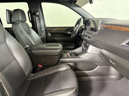 Used 2023 Chevrolet Tahoe Premier w/ Premium Package 2 AWD/4WD image 14