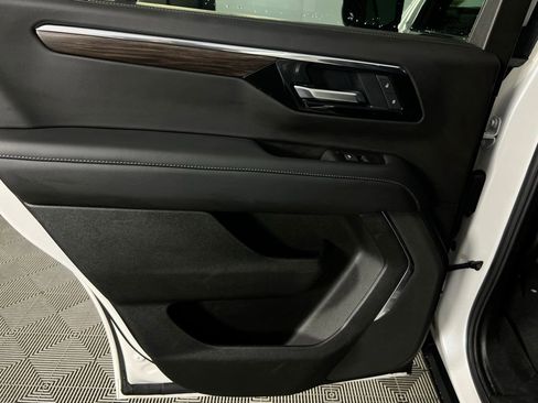 Used 2025 Chevrolet Tahoe Z71 image 26
