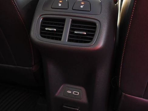 Used 2023 Buick Envision Avenir image 32